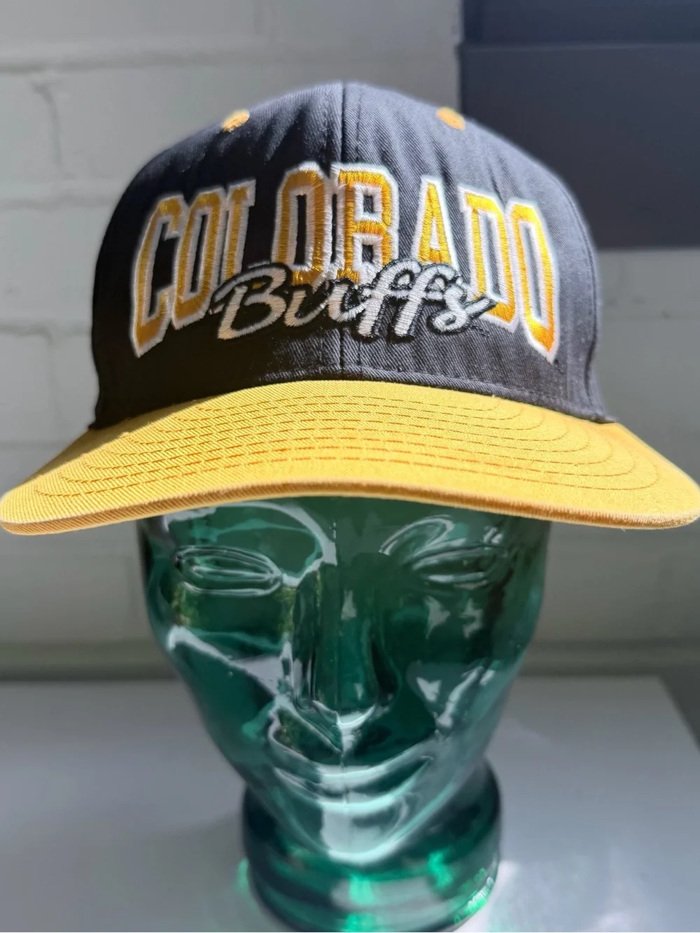 Vintage 90s Top of the World Black and Gold Colorado Buffs SnapBack Hat